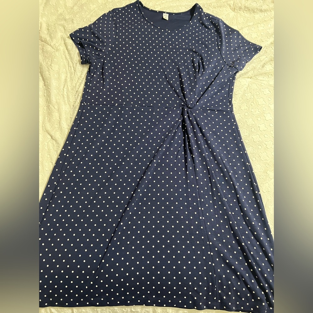 Old Navy, navy blue summer dress. Never worn with tags . Size XXL.